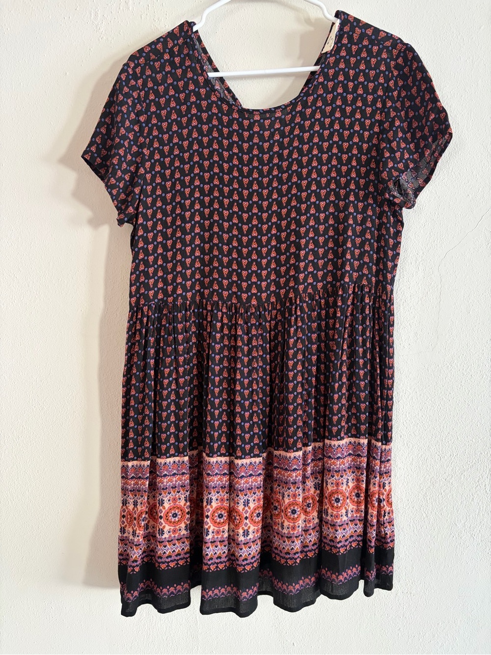Pins & Needles Anthropologie Black and Coral Print Short Sleeve Mini Dress